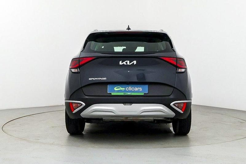 Usado Kia Sportage 150 CV (110 kW) 2022 Gris / plata SUV