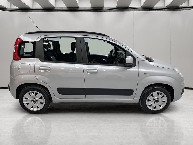 Usado Fiat Panda Lounge 69 CV (50 kW) 2018 Gris Utilitario