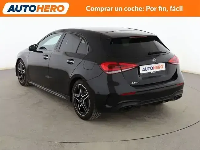 Occasion Mercedes A180 AMG line 136 PK (100 kW) 2021 Zwart Sedan