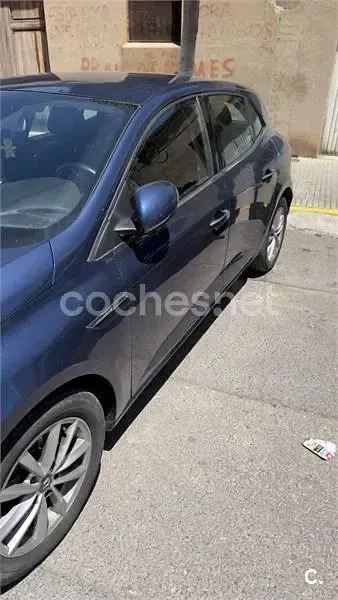 Usado Renault Mégane Zen 110 CV (80 kW) 2016 Azul Berlina