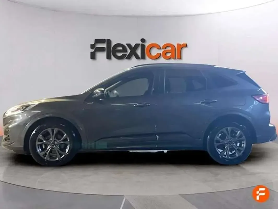 Usado Ford Kuga ST-Line 120 CV (88 kW) 2024 Gris SUV