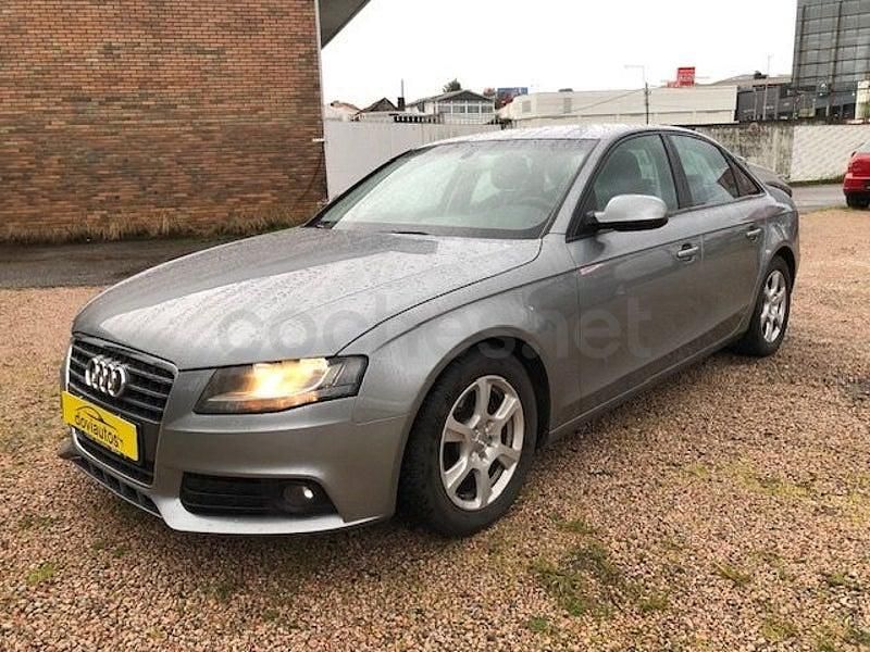 Usado Audi A4 136 CV (100 kW) 2010 Gris / plata Berlina
