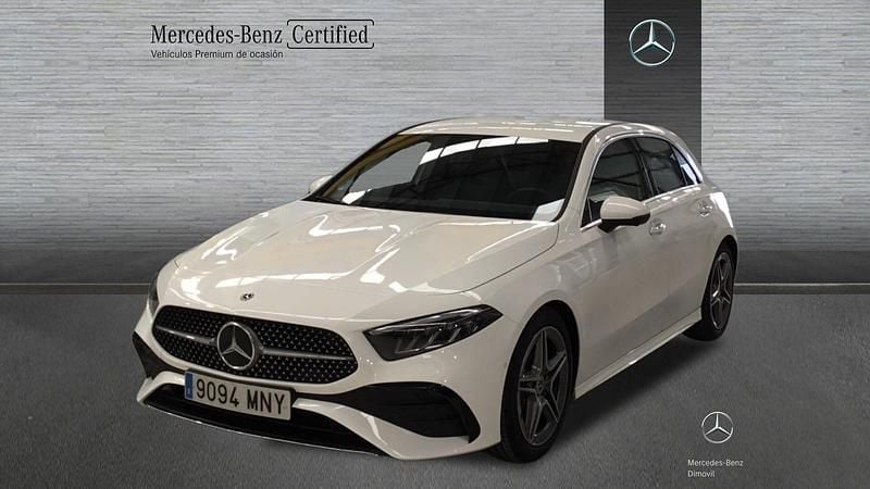 Blanco polar Usado 2024 Mercedes A200 AMG line Berlina | 32.000 € (Buen precio) - Imagen 1/4