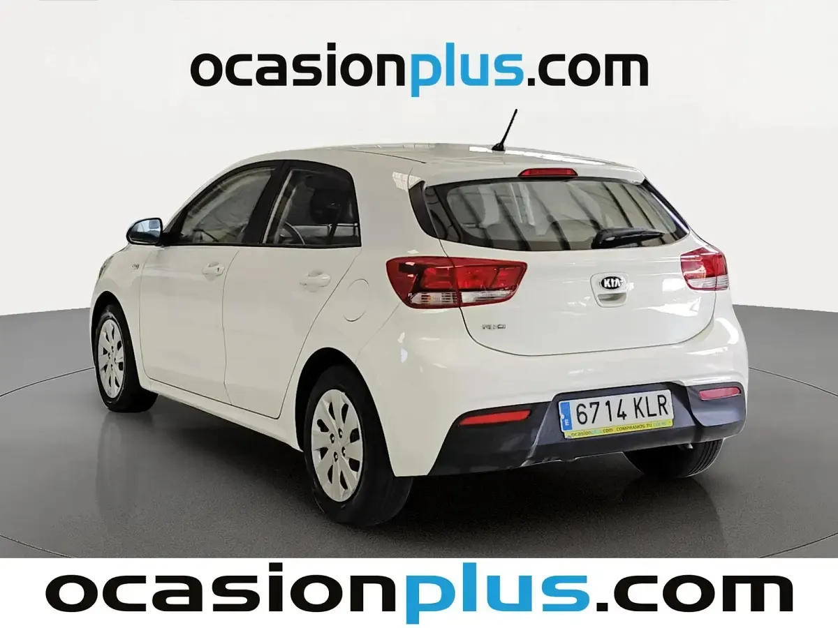 Usado Kia Rio 84 CV (61 kW) 2018 Blanco Utilitario