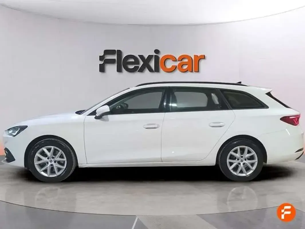 Usado Seat Leon Style 150 CV (110 kW) 2021 Blanco Utilitario