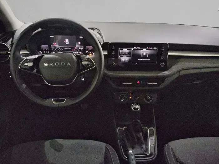 Usado Skoda Fabia Selection 95 CV (69 kW) 2025 Negro Utilitario