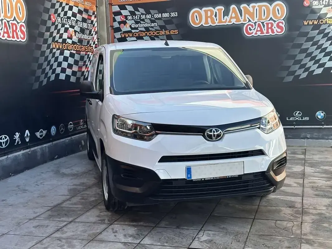 Usado Toyota Proace City City 102 CV (75 kW) 2022 Blanco Monovolumen