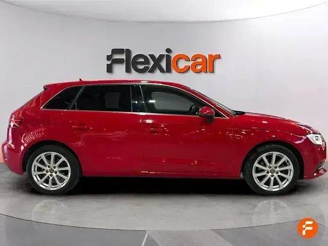 Usado Audi A3 116 CV (85 kW) 2018 Rojo Berlina