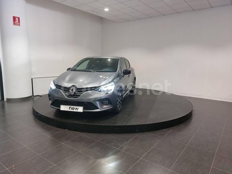 Gris / plata Usado 2023 Renault Clio V Techno Berlina | 18.900 € (Un poco caro) - Imagen 1/4