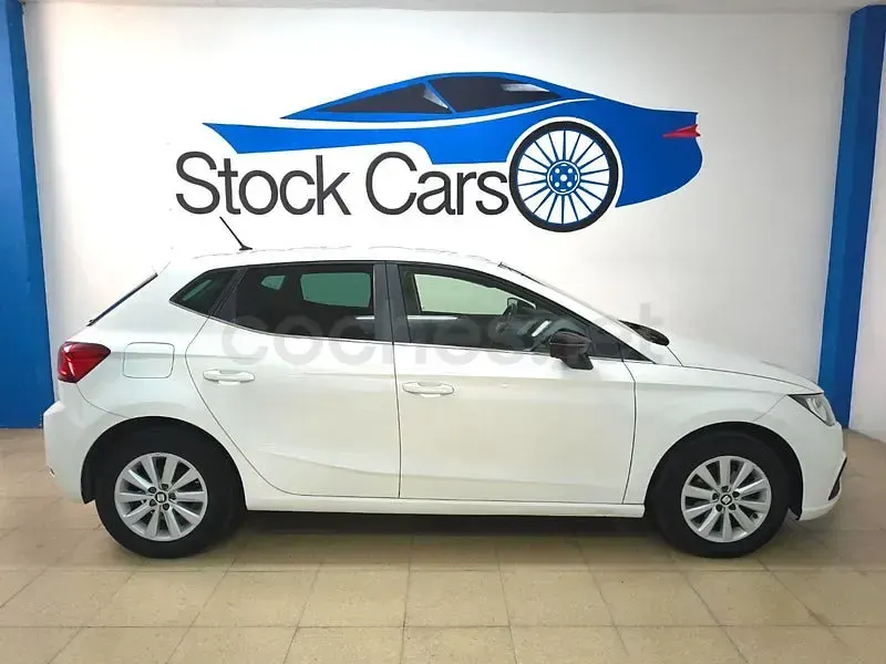Usado Seat Ibiza Style 75 CV (55 kW) 2017 Blanco Berlina