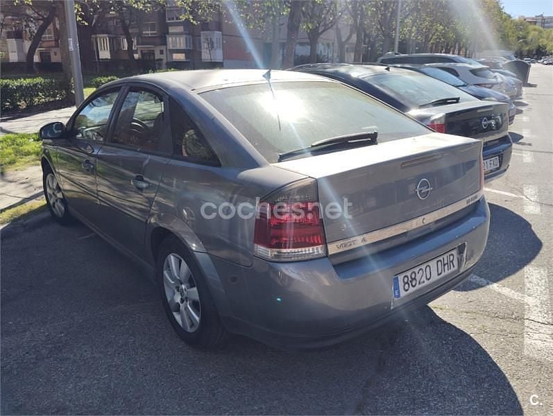 Usado Opel Vectra Comfort 150 CV (110 kW) 2006 Gris / plata Berlina
