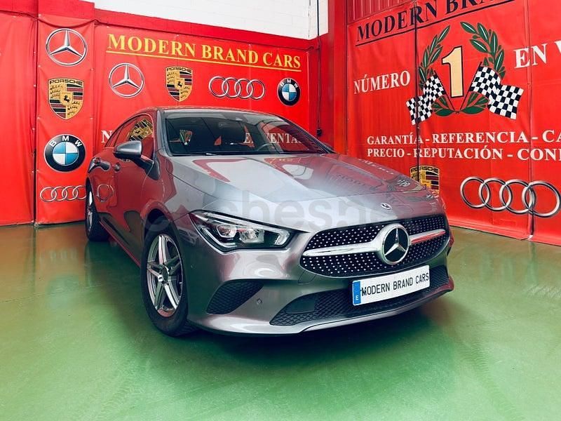 Usado Mercedes CLA200 Shooting Brake 150 CV (110 kW) 2021 Gris / plata Familiar