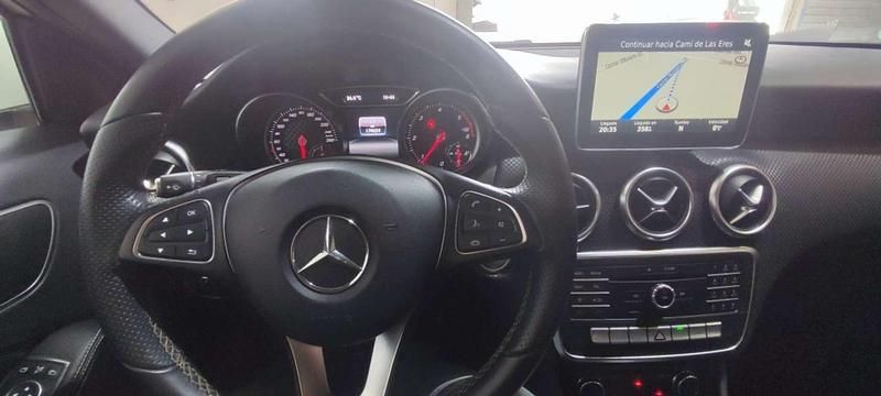 Blanco Usado 2015 Mercedes A180 AMG line Utilitario | 14.900 € (Precio justo) - Imagen 1/4