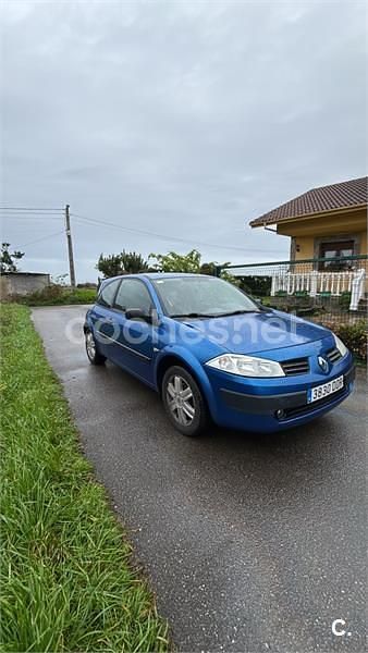 Usado Renault Mégane II Authentique 105 CV (77 kW) 2005 Azul Berlina