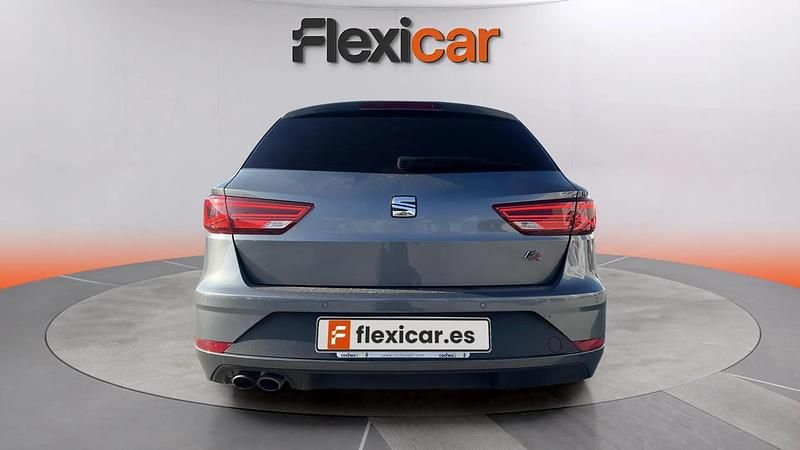 Usado Seat Leon FR 150 CV (110 kW) 2017 Gris Utilitario