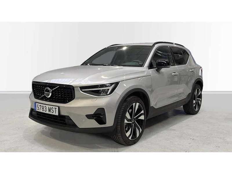 Usado Volvo XC40 Plus 129 CV (94 kW) 2024 Plateado SUV