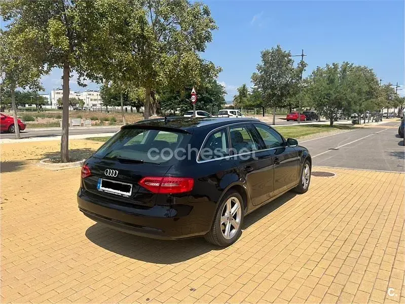 Usado Audi A4 Advanced 143 CV (105 kW) 2013 Negro Familiar