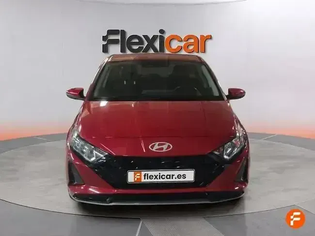 Usado Hyundai i20 100 CV (73 kW) 2024 Rojo Utilitario