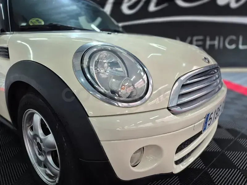 Usado Mini Cooper D 110 CV (80 kW) 2009 Blanco Utilitario