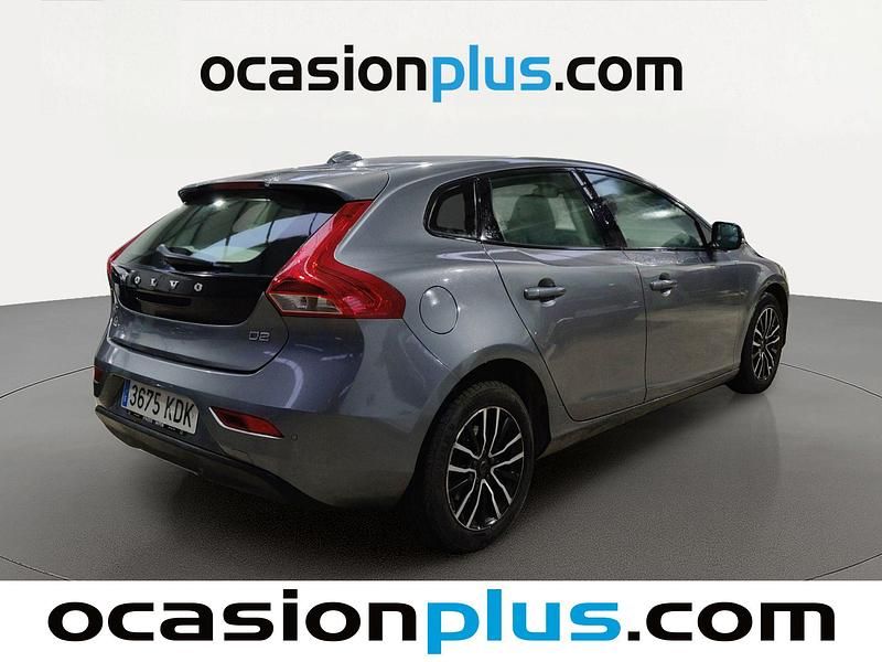 Usado Volvo V40 Momentum 120 CV (88 kW) 2017 Gris Utilitario