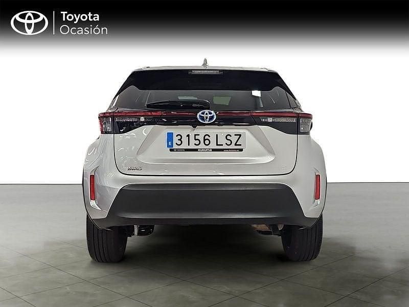 Usado Toyota Yaris Style 116 CV (85 kW) 2021 Gris Utilitario
