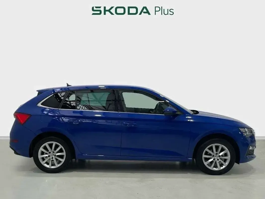 Usado Skoda Scala Ambition 90 CV (66 kW) 2022 Azul Utilitario