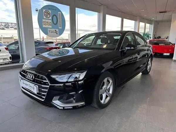 Begagnad Audi A4 Advanced Plus 190 HK (139 kW) 2020 Orange Sedan