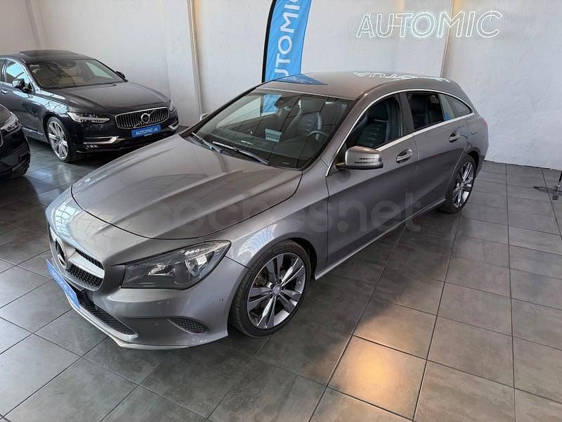 Usado Mercedes CLA220 Shooting Brake 177 CV (130 kW) 2017 Gris / plata Familiar