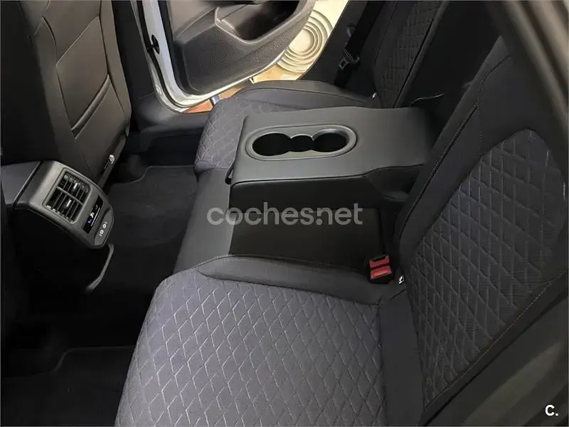 Usado Seat Leon FR 150 CV (110 kW) 2023 Blanco Berlina