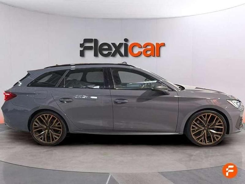 Begagnad Cupra Leon VZ 300 HK (220 kW) 2022 Grå Halvkombi