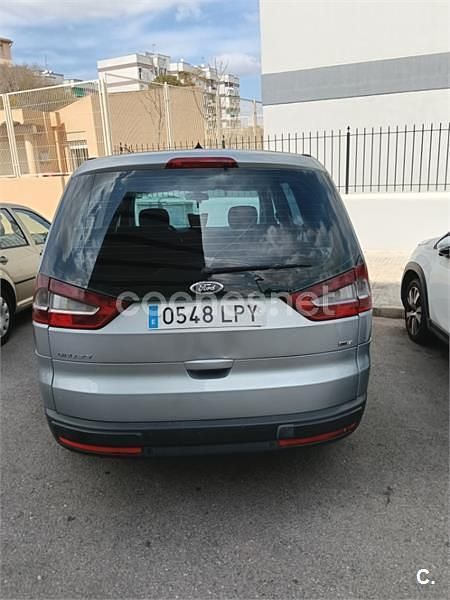 Usado Ford Galaxy Trend 125 CV (91 kW) 2007 Gris / plata Monovolumen