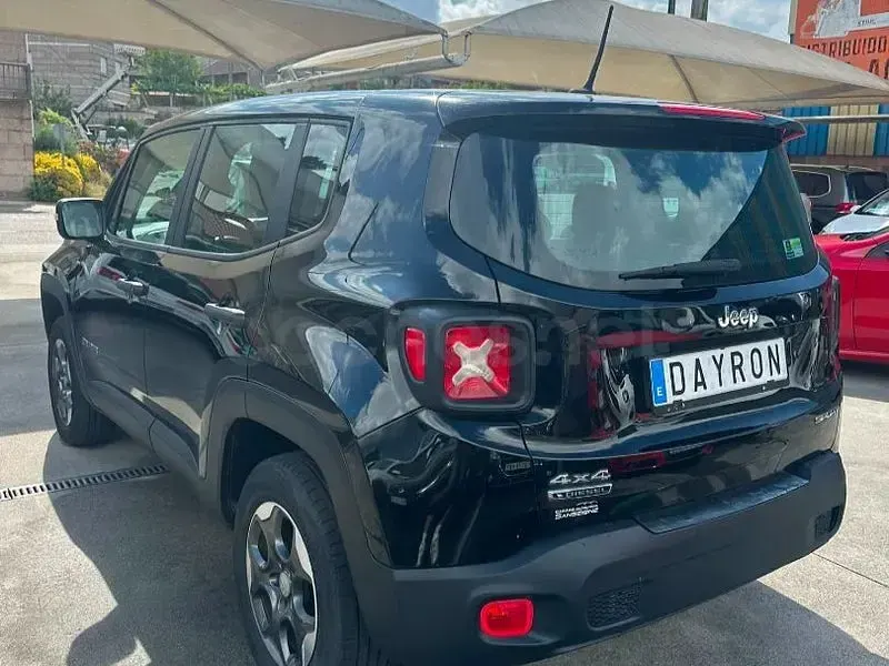 Usado Jeep Renegade 120 CV (88 kW) 2015 Negro SUV