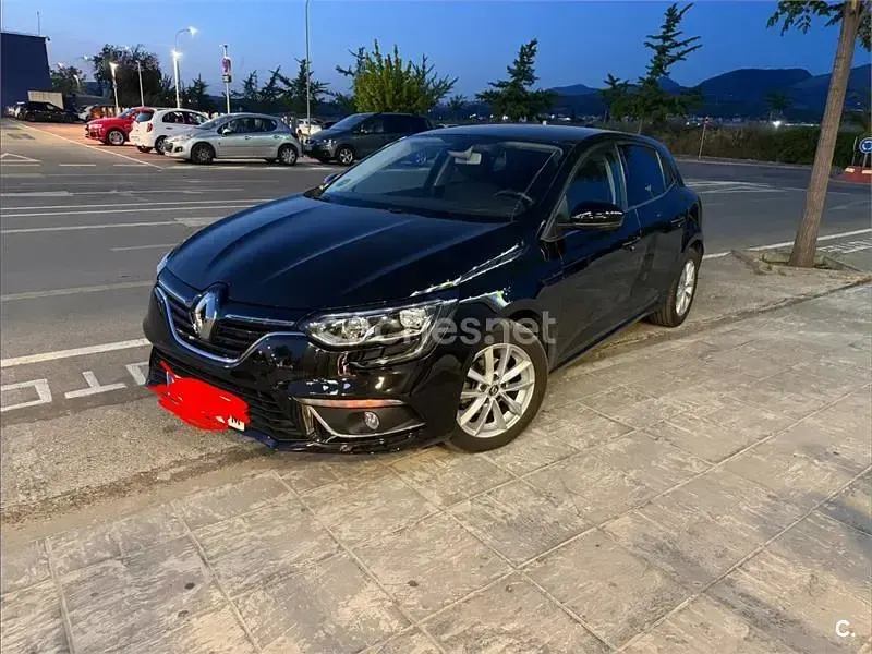Usado Renault Mégane 90 CV (66 kW) 2017 Negro Berlina