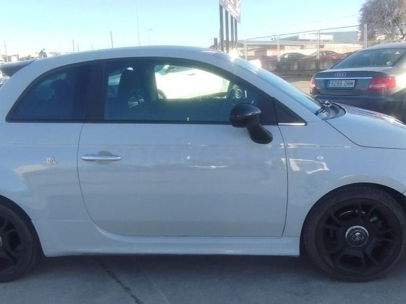 Usado Abarth 595 165 CV (121 kW) 2022 Gris / plata Berlina