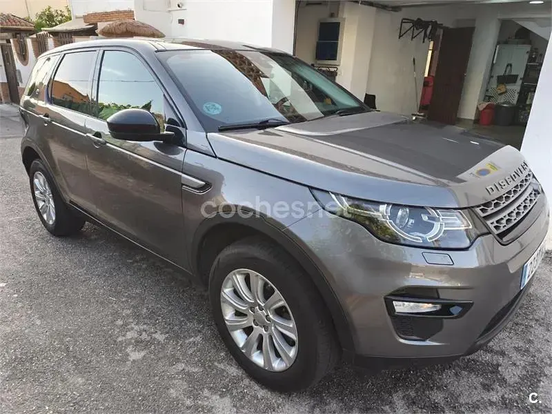 Usado Land Rover Discovery Sport SE 150 CV (110 kW) 2018 Gris / plata SUV