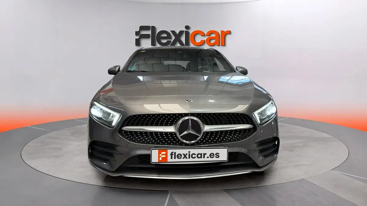 Usado Mercedes A180 136 CV (100 kW) 2020 Gris Berlina