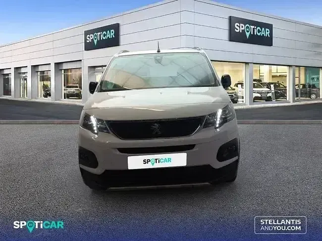 Usado Peugeot Rifter Allure 100 CV (73 kW) 2023 Blanco Monovolumen