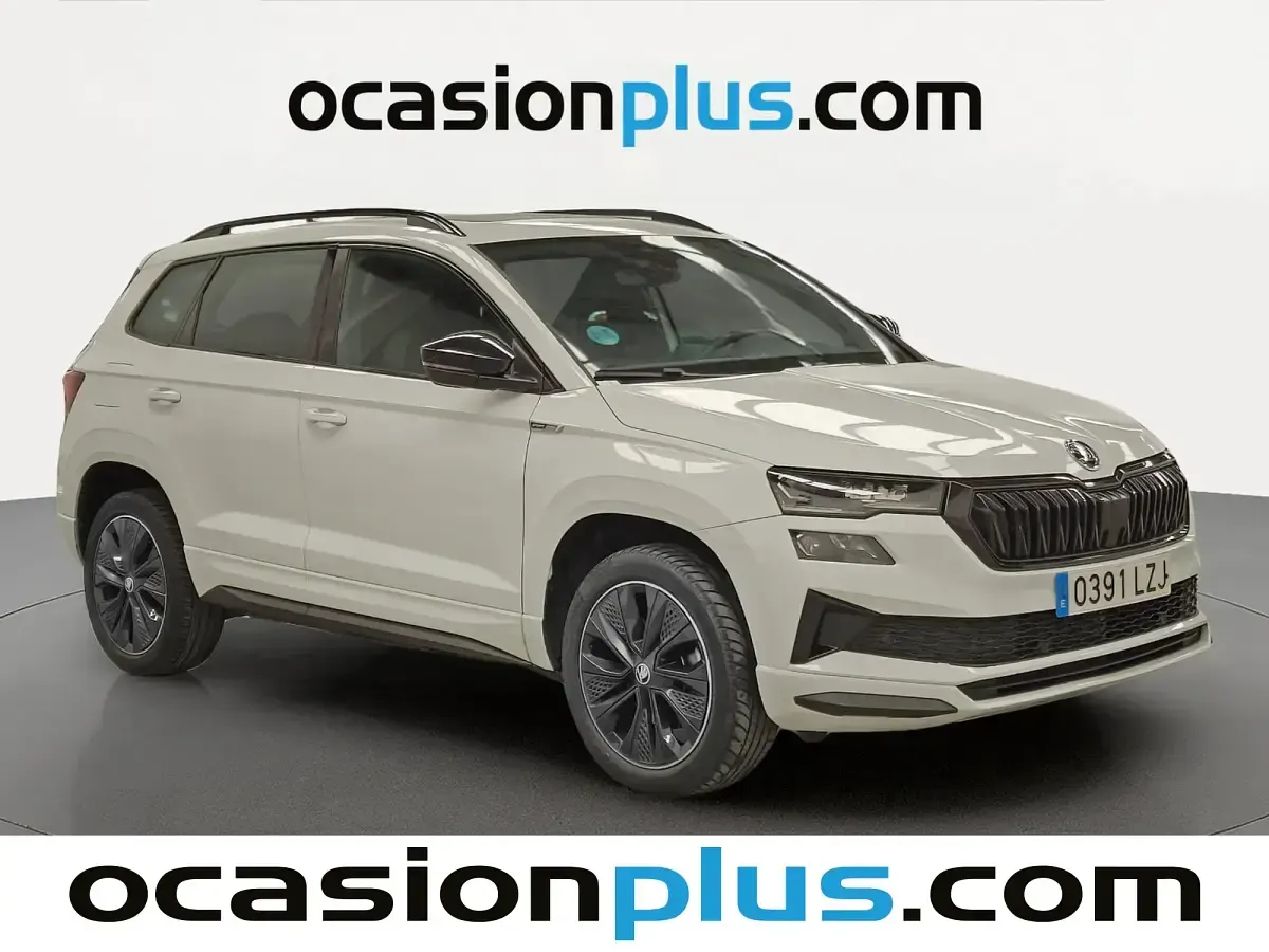 Usado Skoda Karoq SportLine 150 CV (110 kW) 2022 Blanco SUV