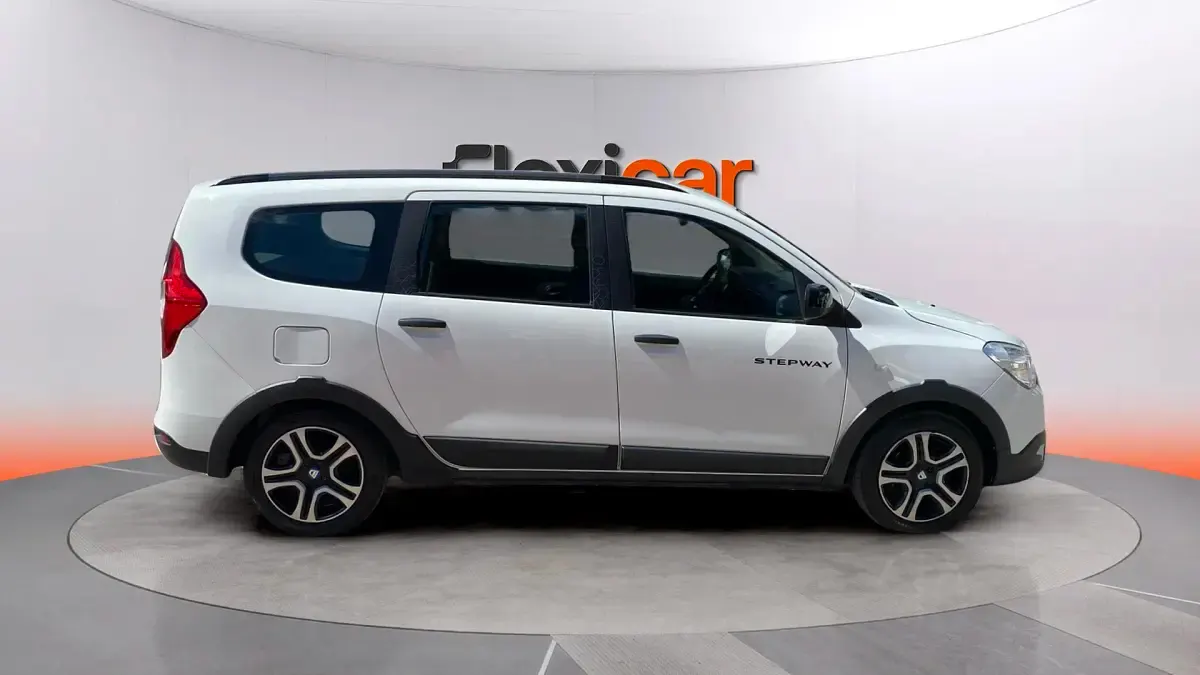 Usado Dacia Lodgy 116 CV (85 kW) 2021 Blanco Monovolumen