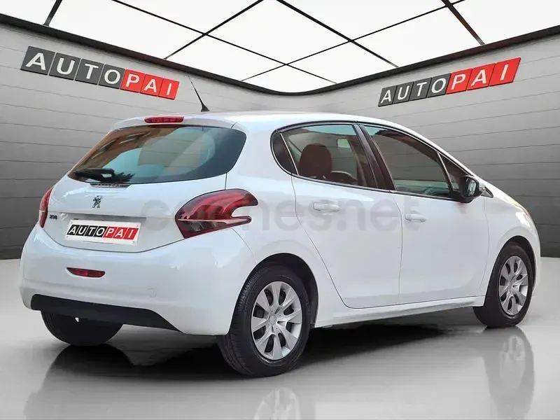 Usado Peugeot 208 Access 75 CV (55 kW) 2016 Blanco Utilitario