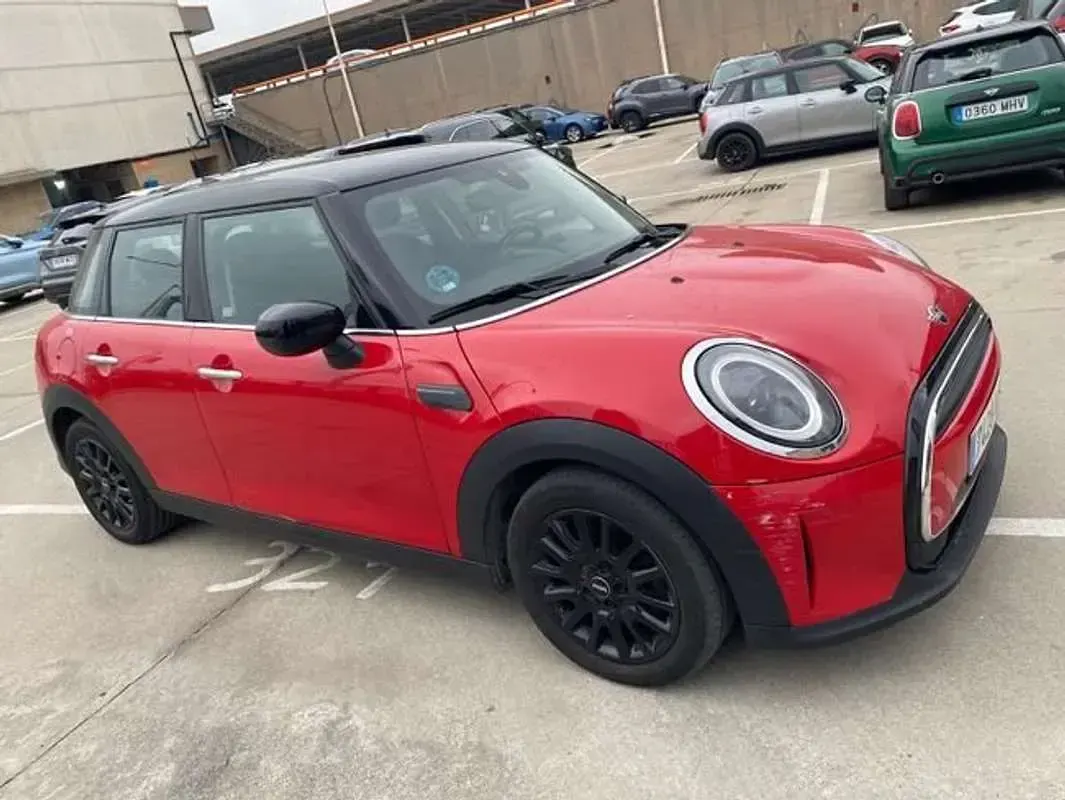 Usado Mini Cooper 137 CV (100 kW) 2023 Rojo Utilitario