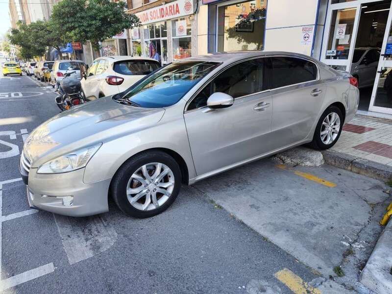 Plateado Usado 2011 Peugeot 508 Allure Berlina | 9300 € (Precio justo) - Imagen 1/4