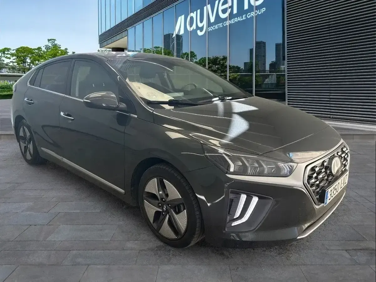Usado Hyundai Ioniq 141 CV (103 kW) 2022 Gris Utilitario