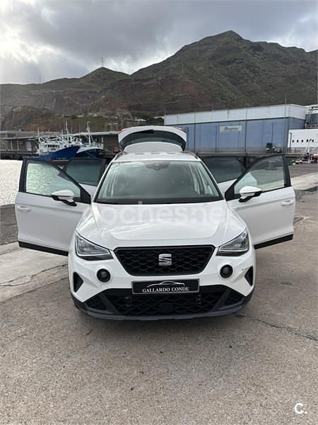 Usado Seat Arona Style 110 CV (80 kW) 2023 Blanco SUV