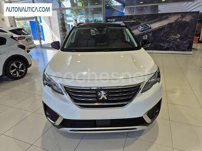 Usado Peugeot 5008 Allure 130 CV (95 kW) 2019 Blanco Monovolumen