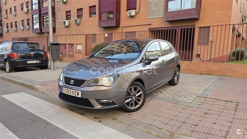 Usado Seat Ibiza ST I-Tech 105 CV (77 kW) 2014 Gris / plata Familiar