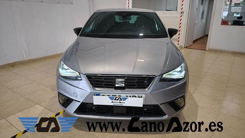 Usado Seat Ibiza FR 110 CV (80 kW) 2024 Gris Utilitario