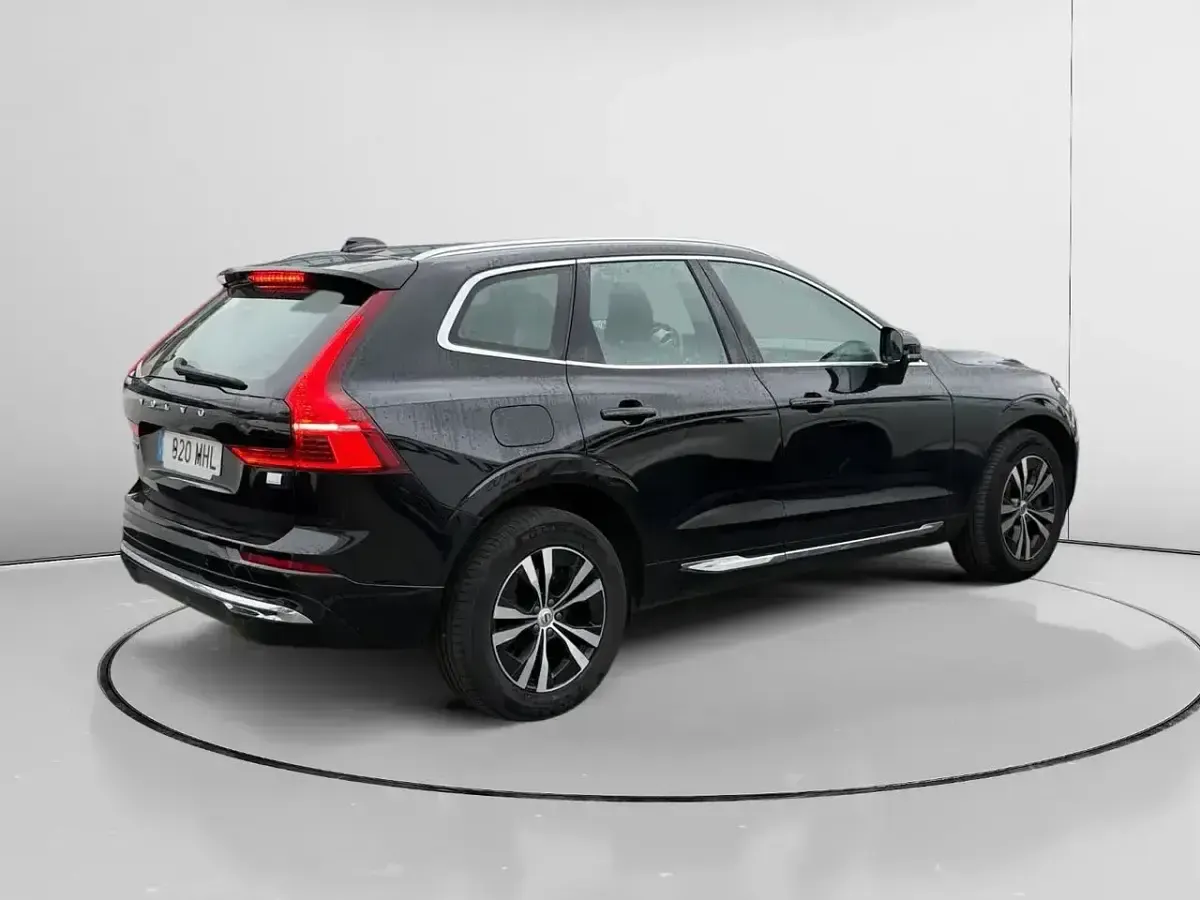 Usado Volvo XC60 Core 398 CV (292 kW) 2022 Negro SUV