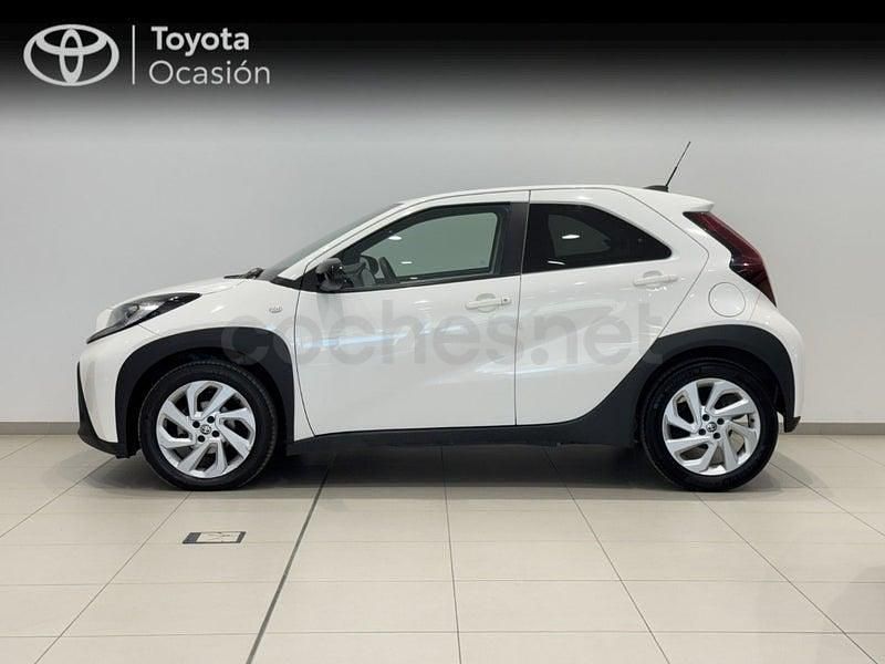 Usado Toyota Aygo X Play 72 CV (52 kW) 2024 Blanco SUV