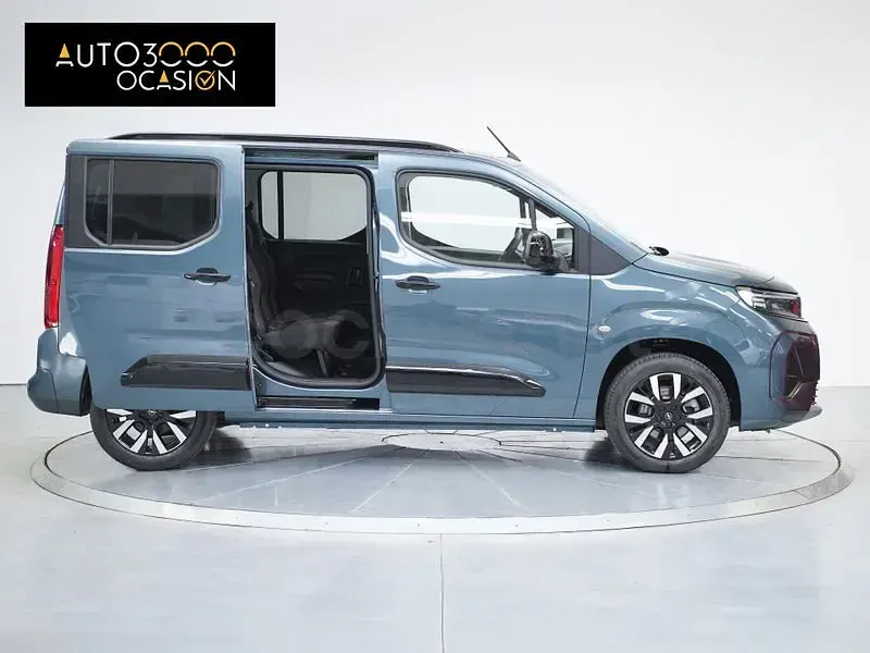 Nuevo Opel Combo 100 CV (73 kW) 2026 Azul Monovolumen